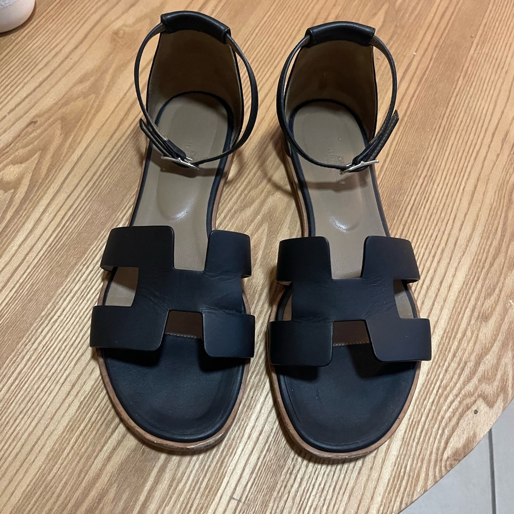 Hermes  Santorini Black Leather Sandals
